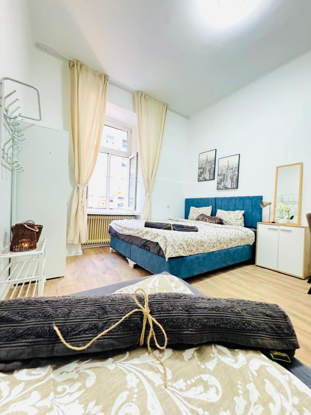 Comfortable 5br Shared 10 Minute Walk To Matzleinsdorfer Platz
