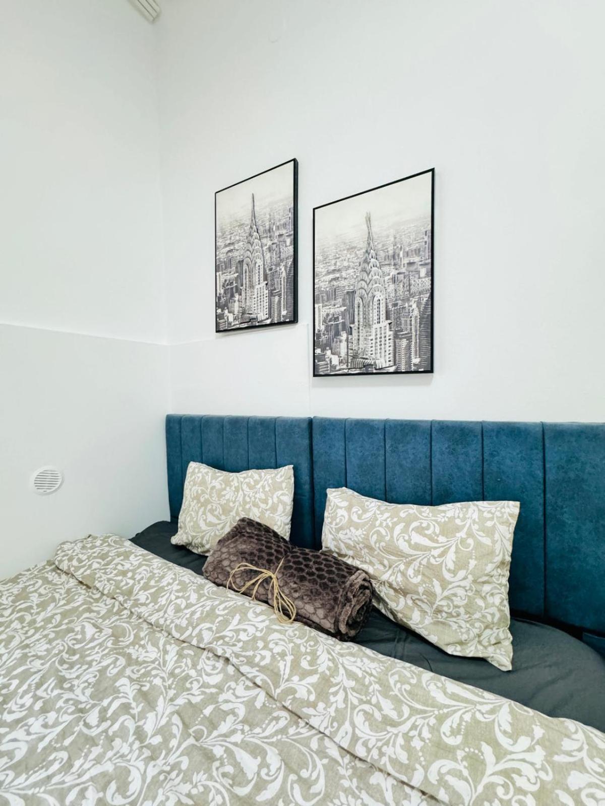 Comfortable 5br Shared 10 Minute Walk To Matzleinsdorfer Platz Wien