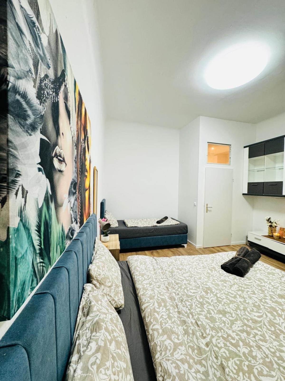 Comfortable 5br Shared 10 Minute Walk To Matzleinsdorfer Platz * Wien
