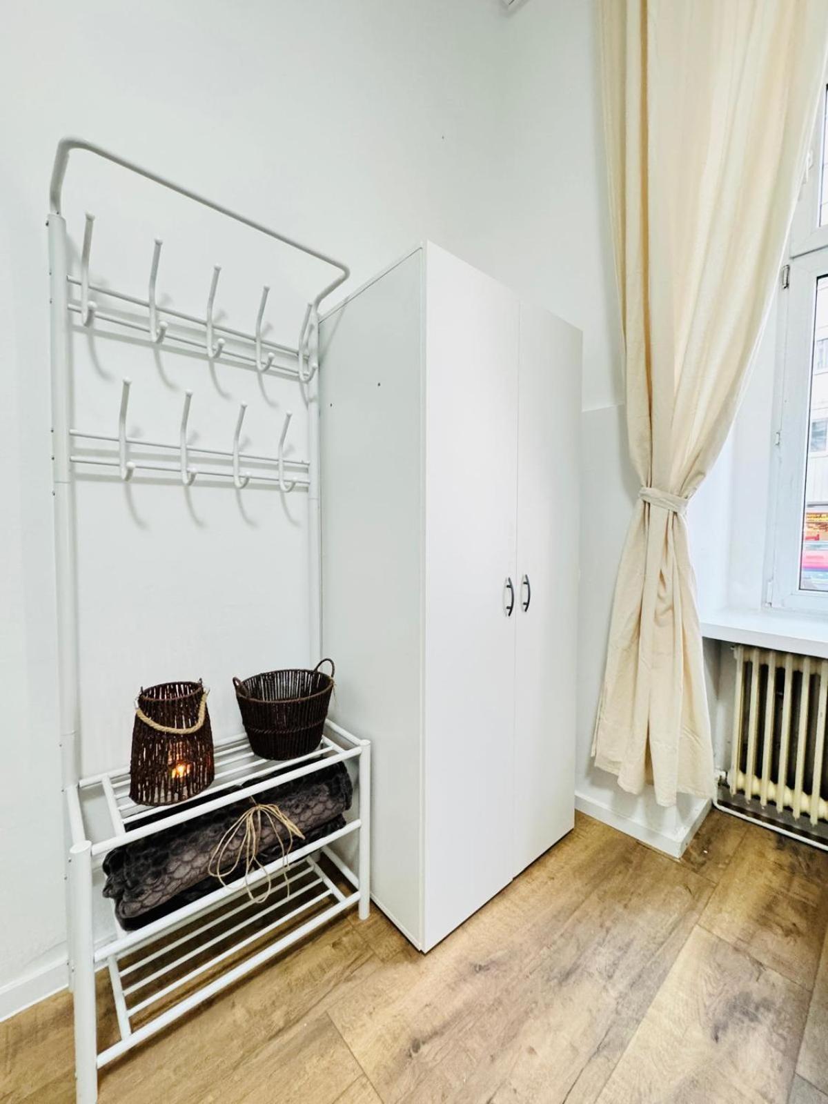 Comfortable 5br Shared 10 Minute Walk To Matzleinsdorfer Platz