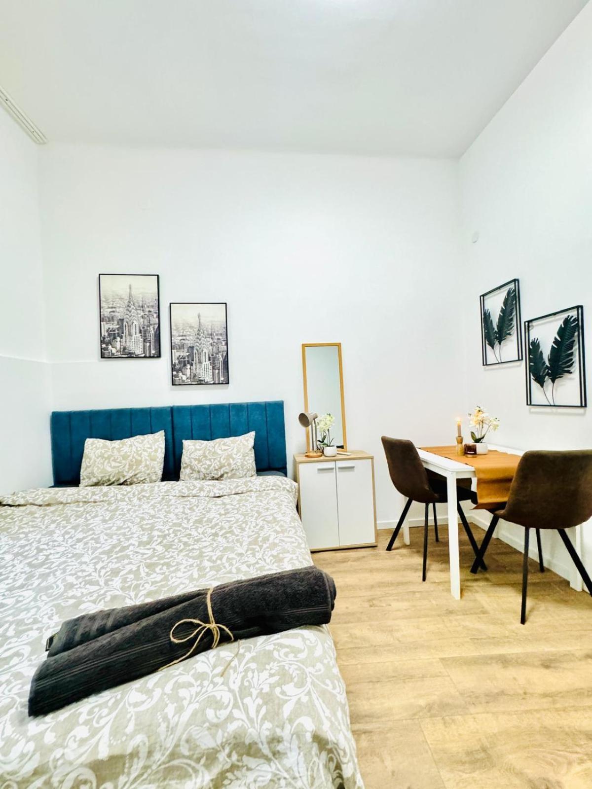 Apartment Comfortable 5br Shared 10 Minute Walk To Matzleinsdorfer Platz *