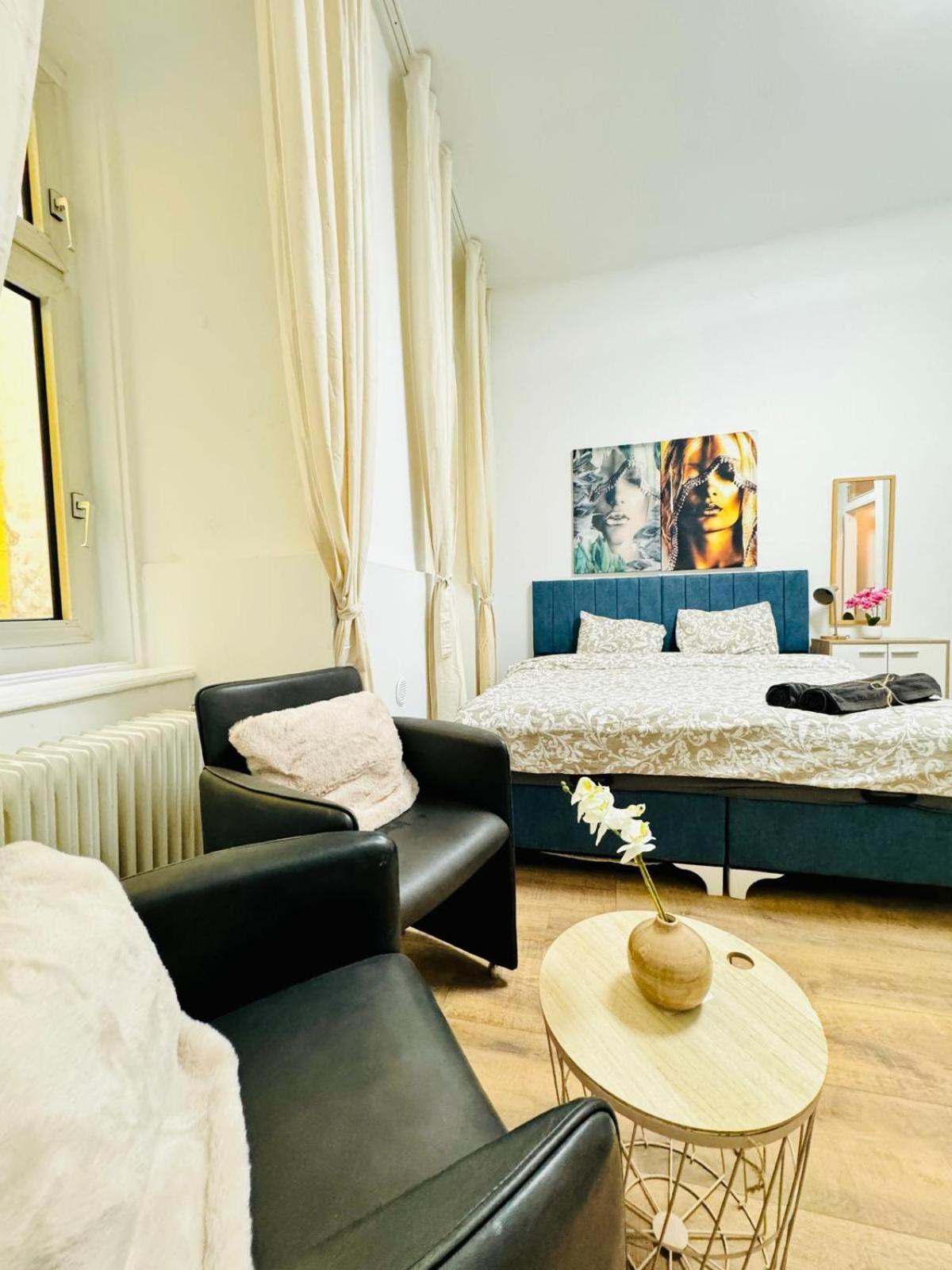 Comfortable 5br Shared 10 Minute Walk To Matzleinsdorfer Platz Apartment Wien