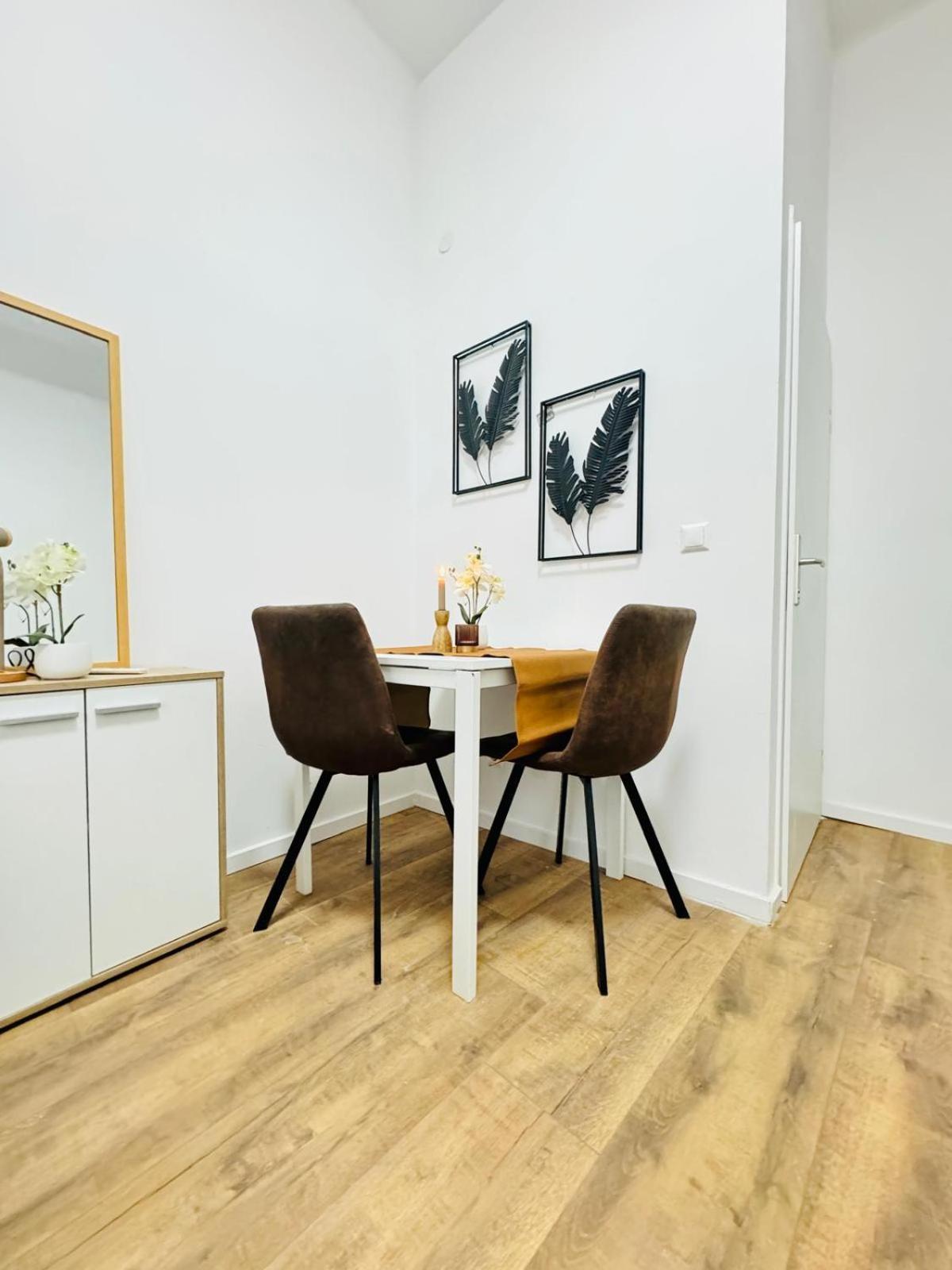 Apartment Comfortable 5br Shared 10 Minute Walk To Matzleinsdorfer Platz *